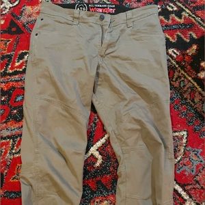 32x30 Wrangler ATG Pants